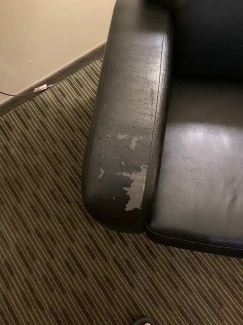 英格尔伍德拉金塔旅馆及套房酒店主图