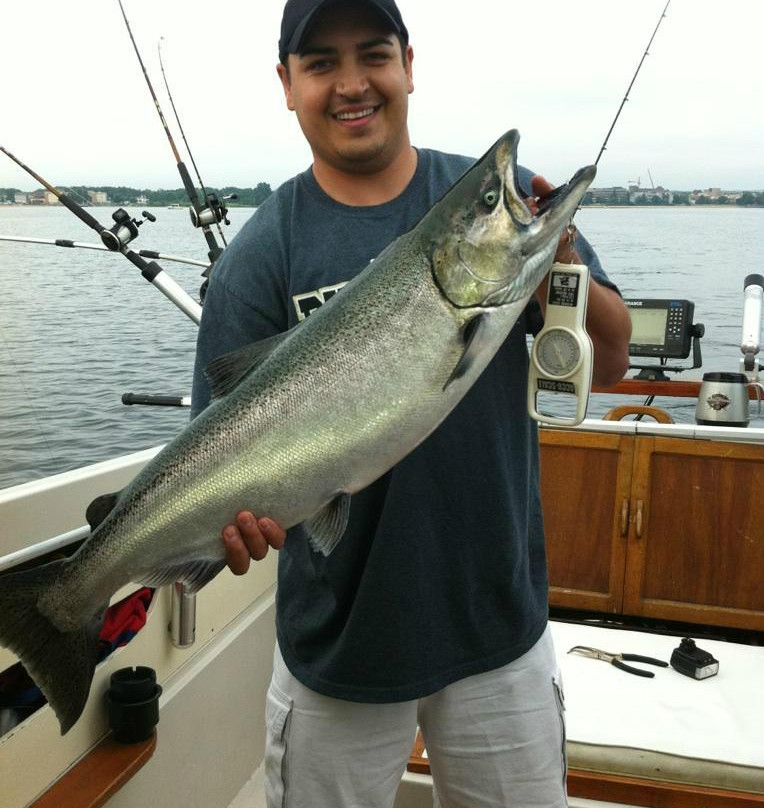 Reel Fun Fishing Charters-特拉弗斯城必去景点