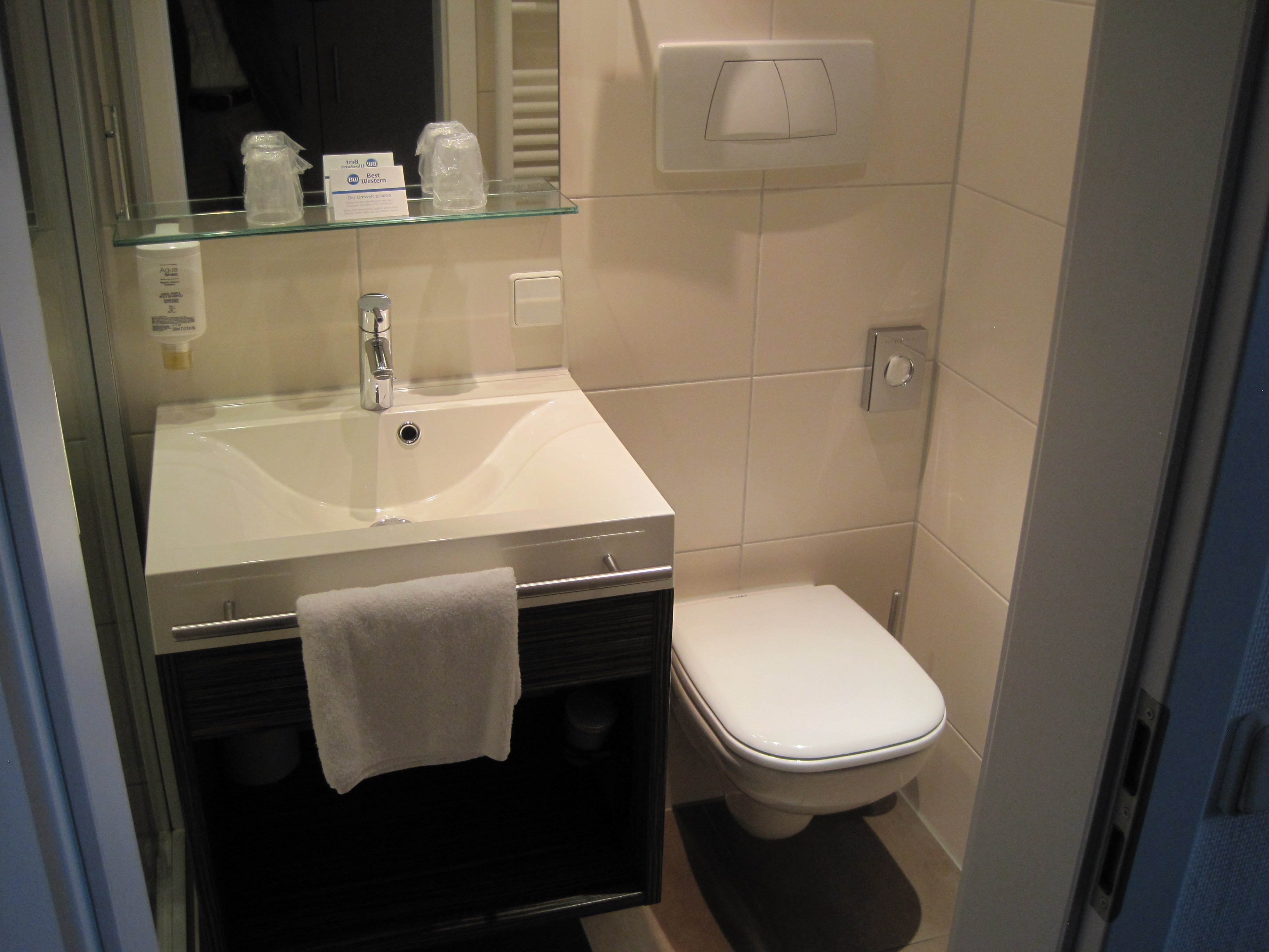 Best Western Hotel Favorit-浴室