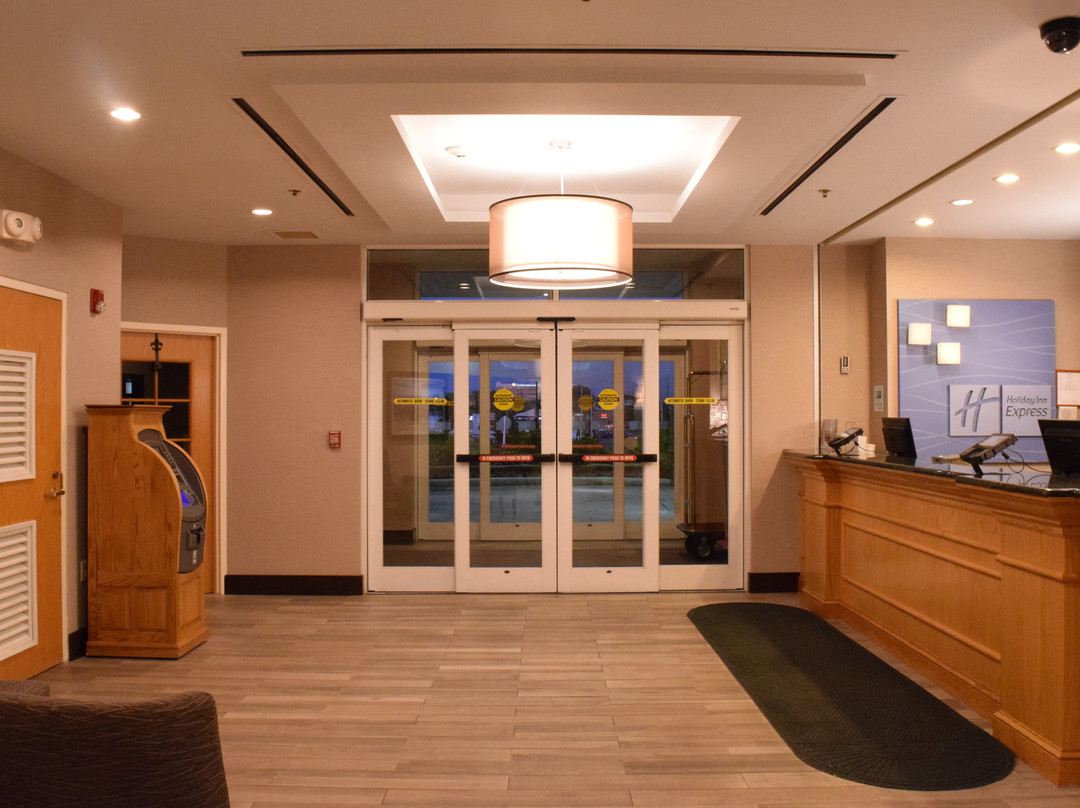 Holiday Inn Express & Suites Watertown-thousand Islands By IHG主图