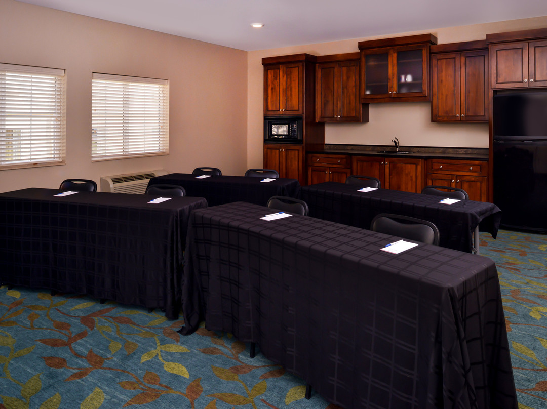 Candlewood Suites Bloomington-Normal by IHG主图