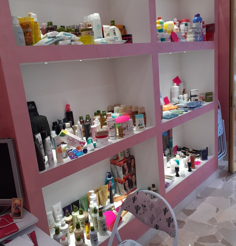 Showroom Cosmetica-迪亚诺马里纳必去景点