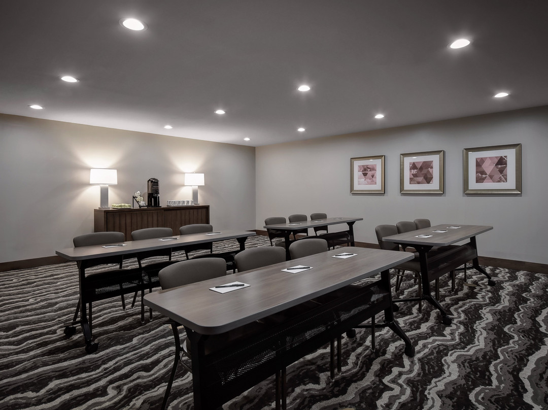 Staybridge Suites Holland By IHG主图