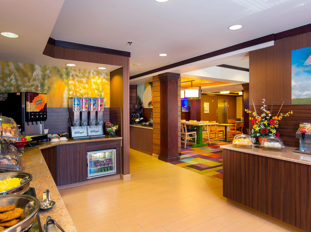 蒂夫顿费尔菲尔德客栈及套房酒店主图