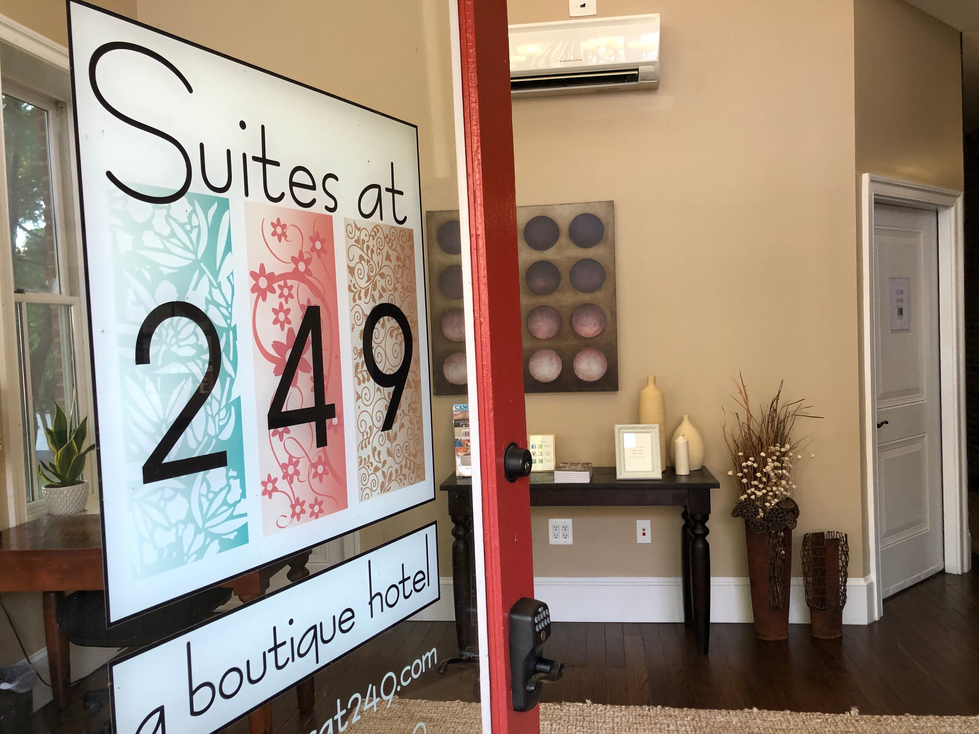 Suites at 249-官方