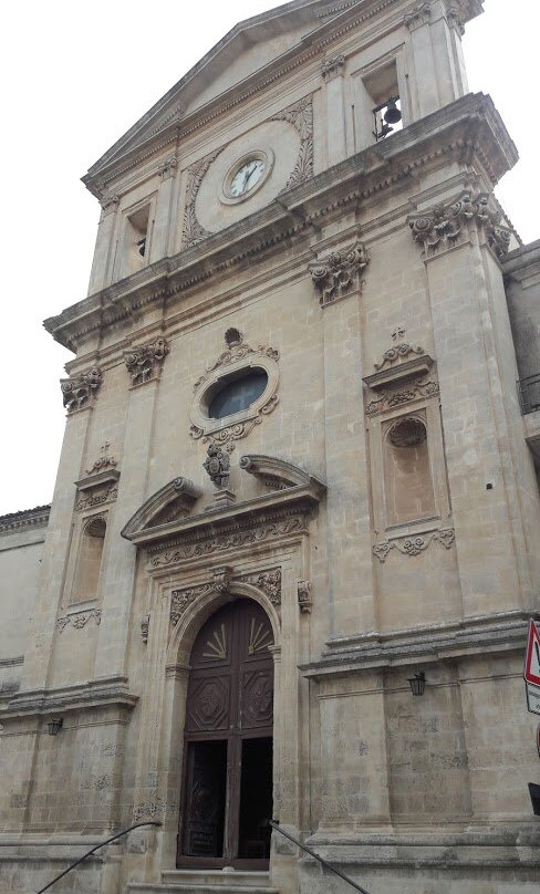 Chiesa di Santa Teresa D'Avila-莫迪卡必去景点