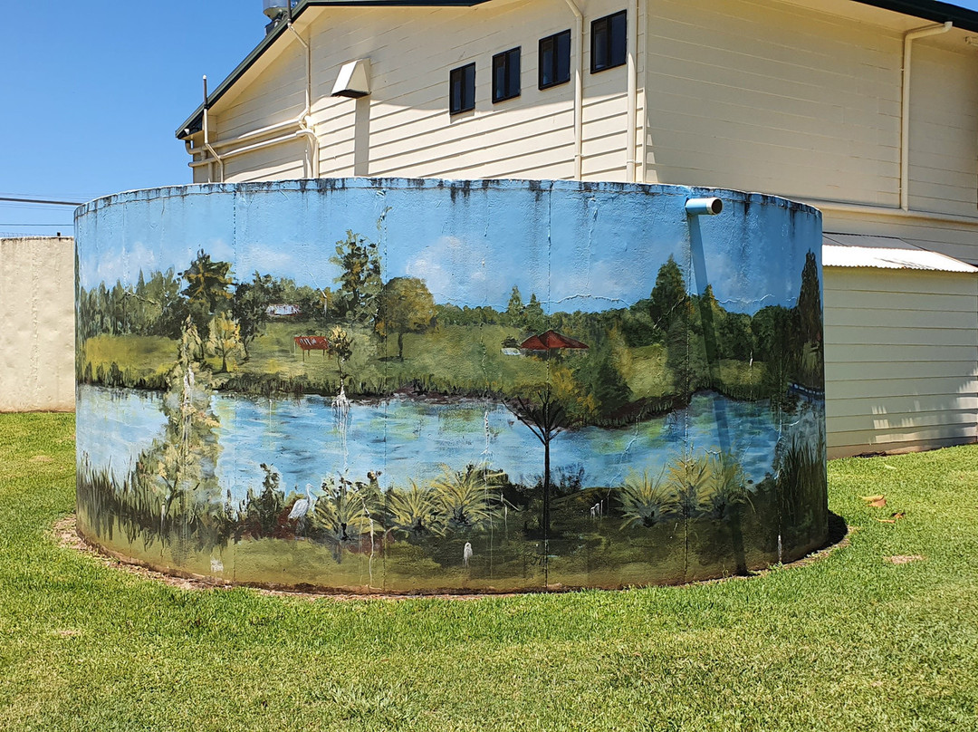 Mapleton Lily Ponds Water Tank Art景点图片