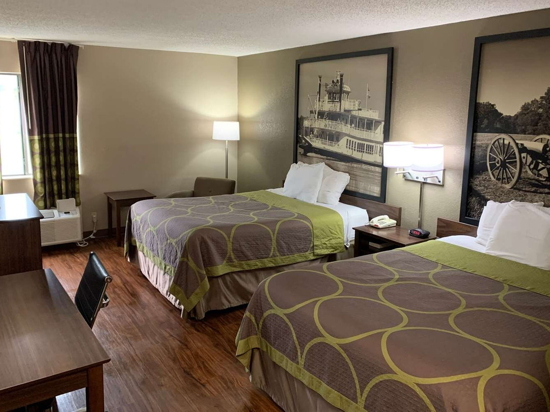 Super 8 by Wyndham Hernando主图