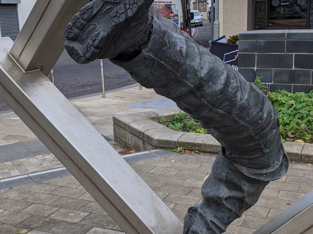 Triamond Sculpture景点图片
