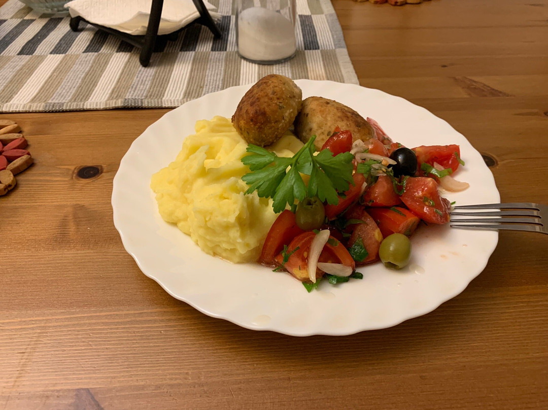 Hotel at the Trinity-Sergius Varnickiy Monastery主图