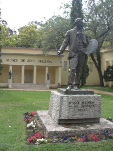 Estatua de Jose Malhoa景点图片