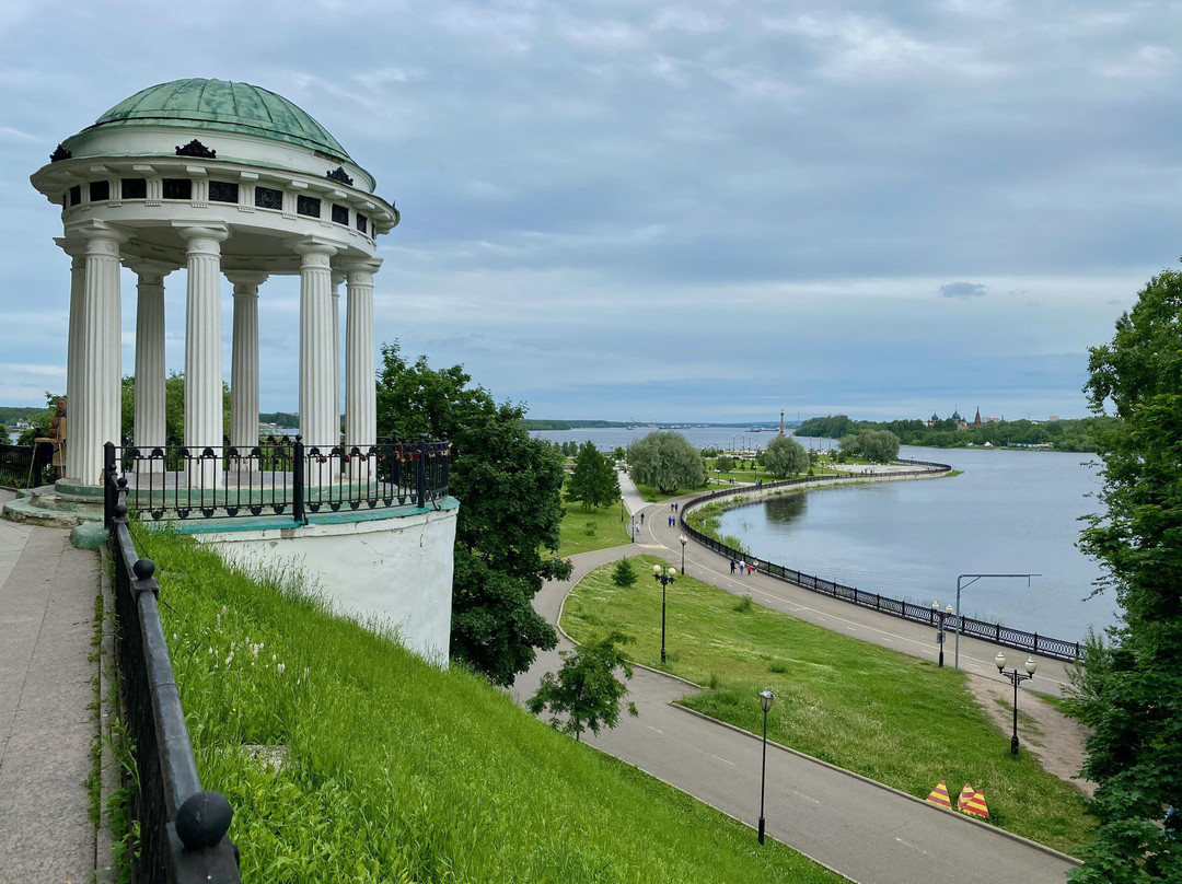 Strelka Fountains景点图片