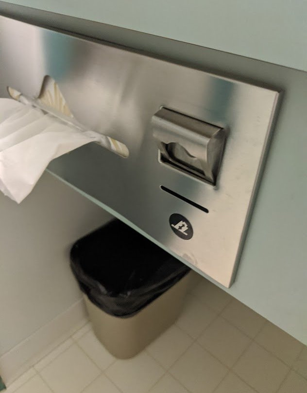 Cedars Inn Hotel & Convention Centre主图