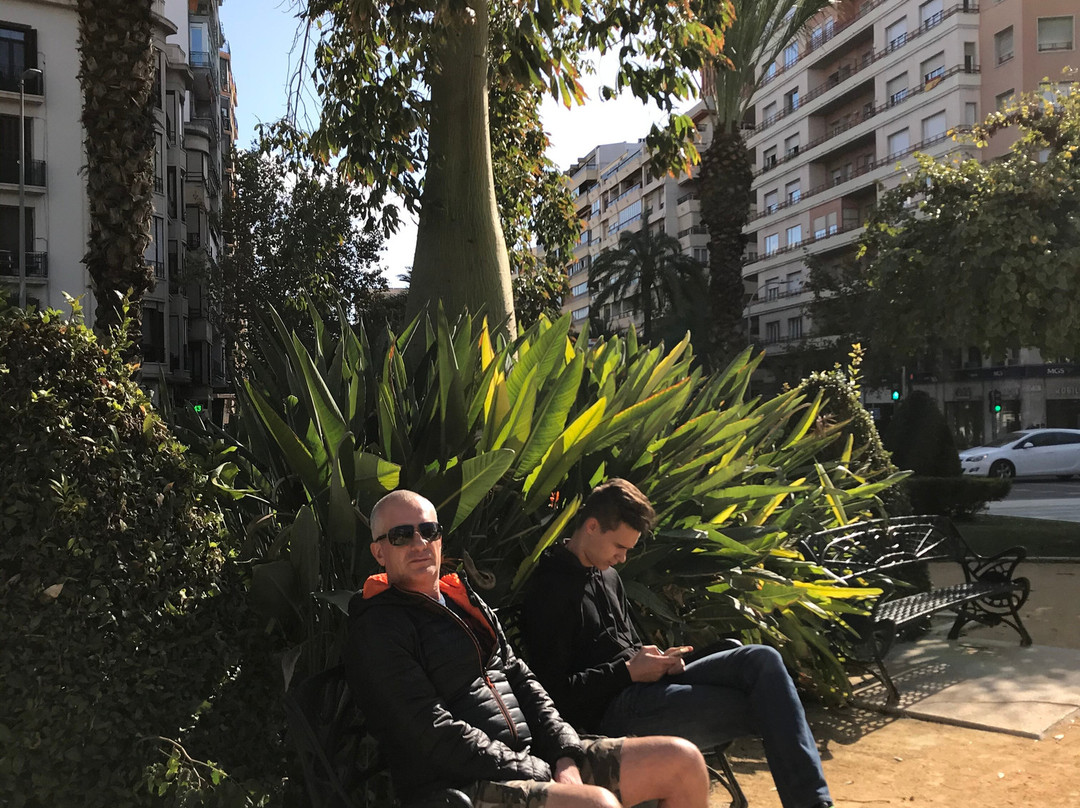 Plaza de Los Luceros景点图片
