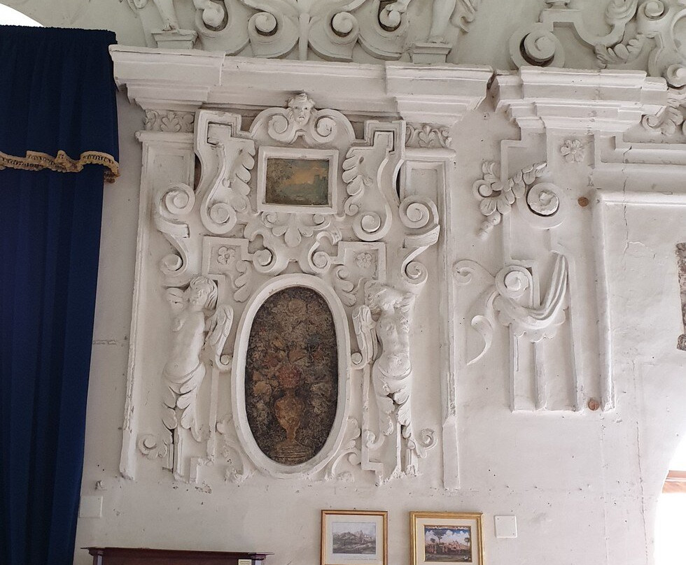 Biblioteca Comunale “Alceste e Remigio Roccella”-皮亚扎－阿尔梅里纳必去景点