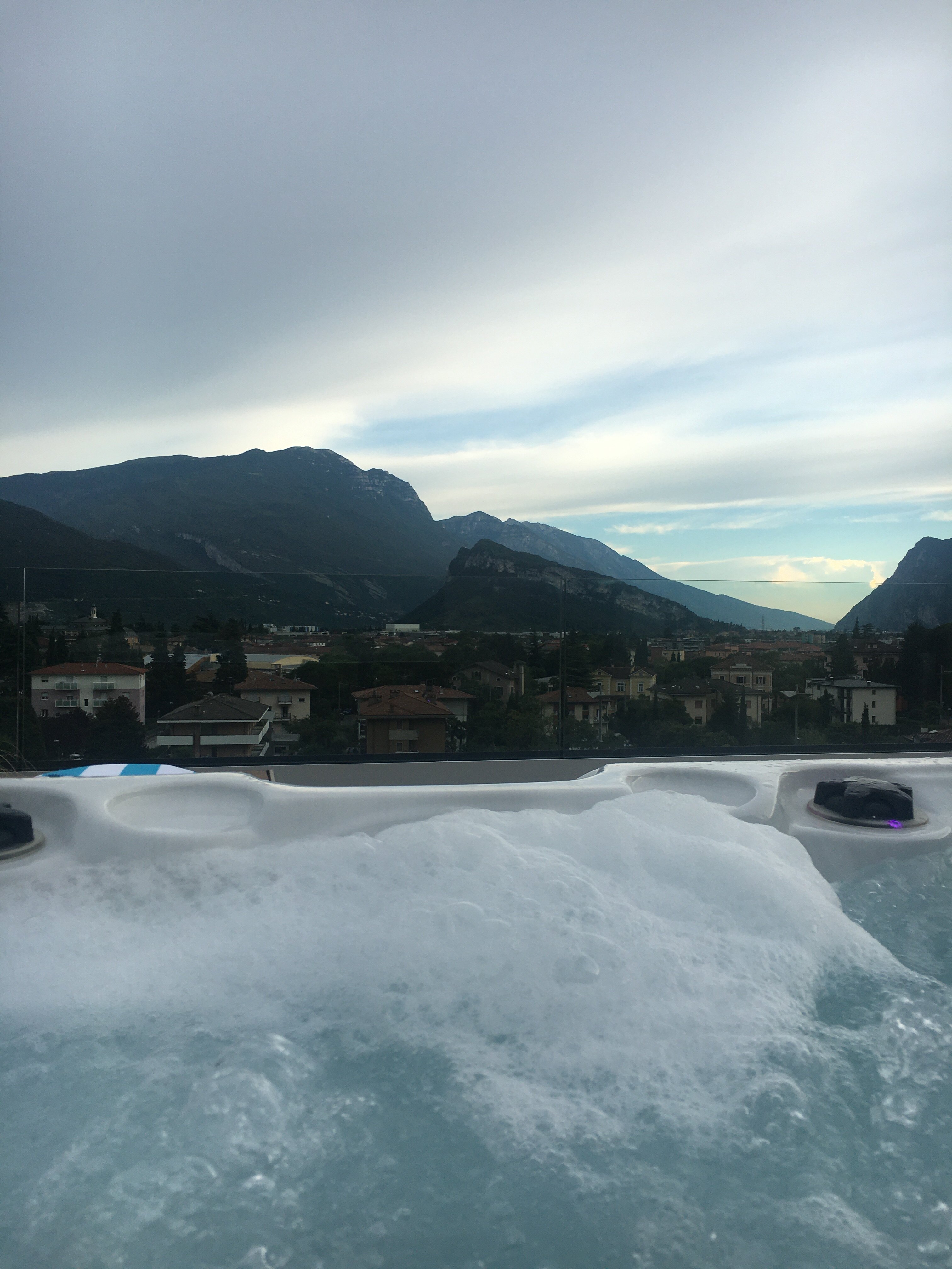 Hoody Active & Happiness Hotel-portrait