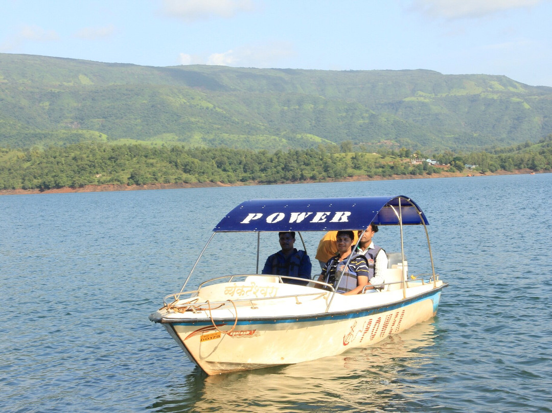 Hotel Shivneri Tapola主图