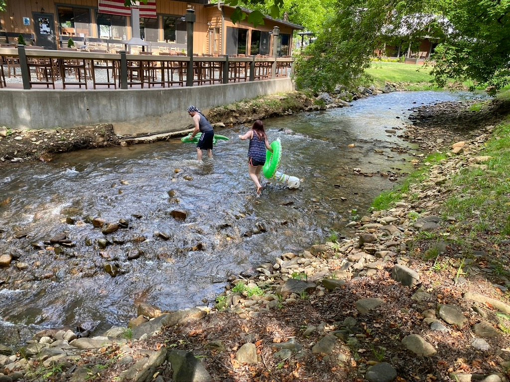 Iron Horse Motorcycle Lodge主图