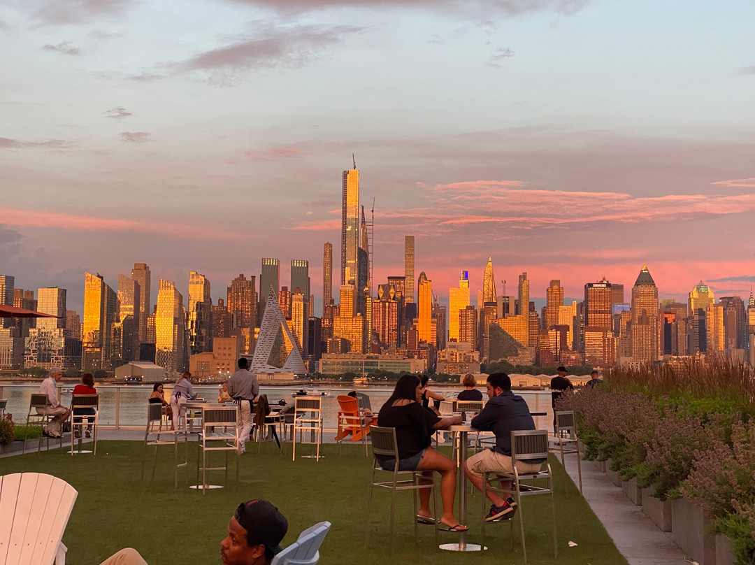 NoHu Rooftop Bar & Restaurant