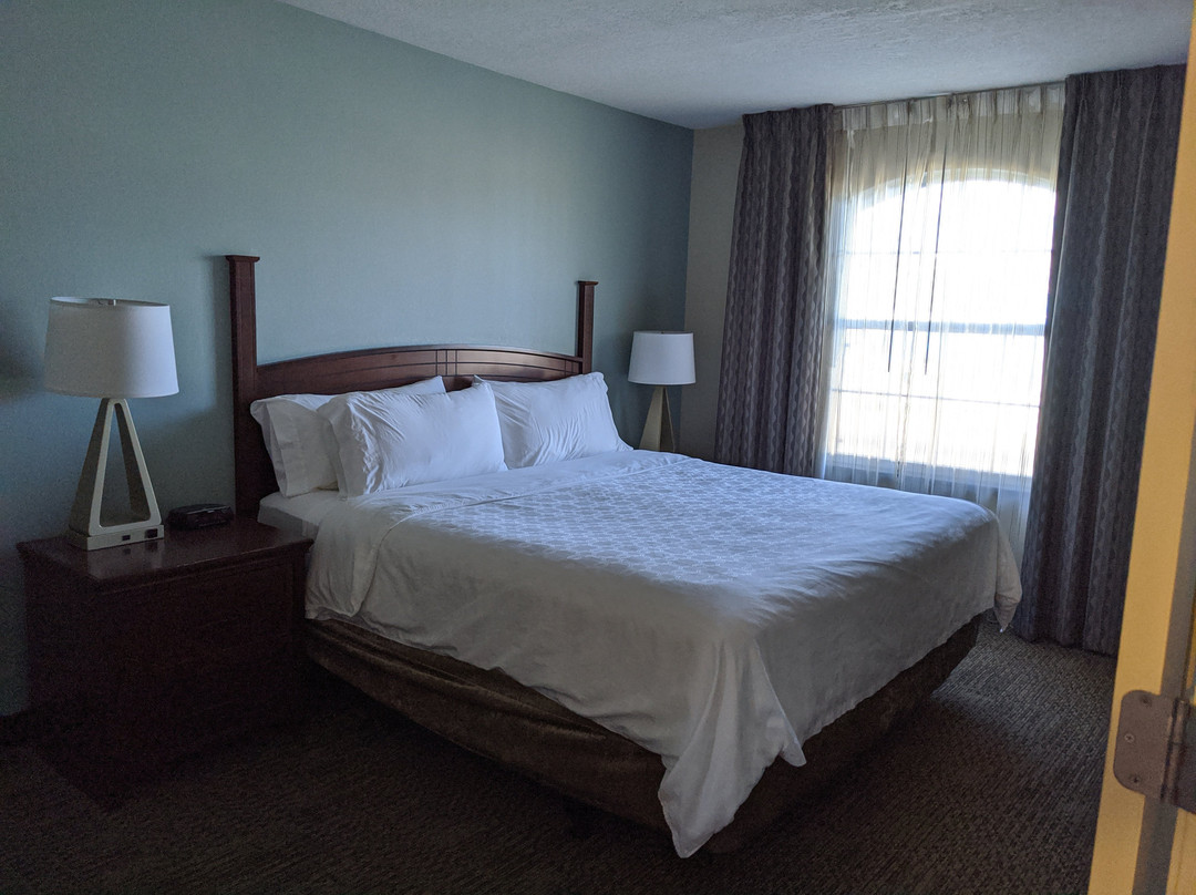 阿尔伯克基北驻桥套房酒店主图