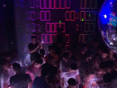 DJ站酒吧-曼谷必去景点