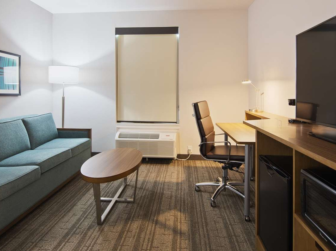 Best Western Green Oak Inn & Suites主图