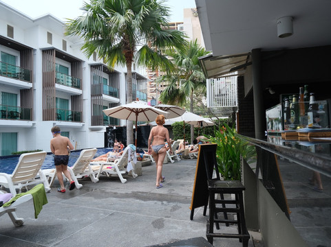 芭堤雅普利玛酒店主图