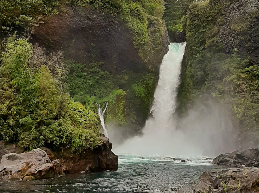 Tres Saltos-普孔必去景点