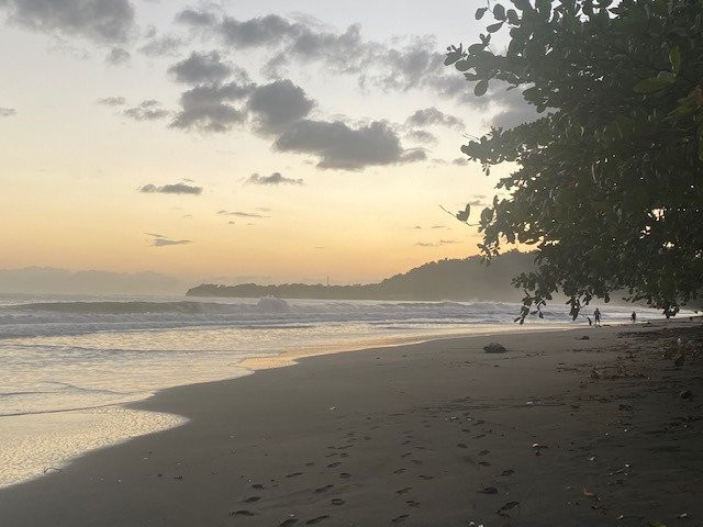 Playa Negra景点图片