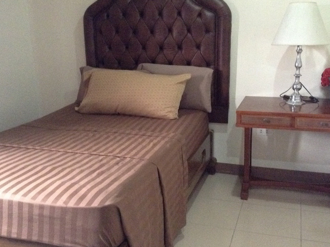 The Saint Joseph主图