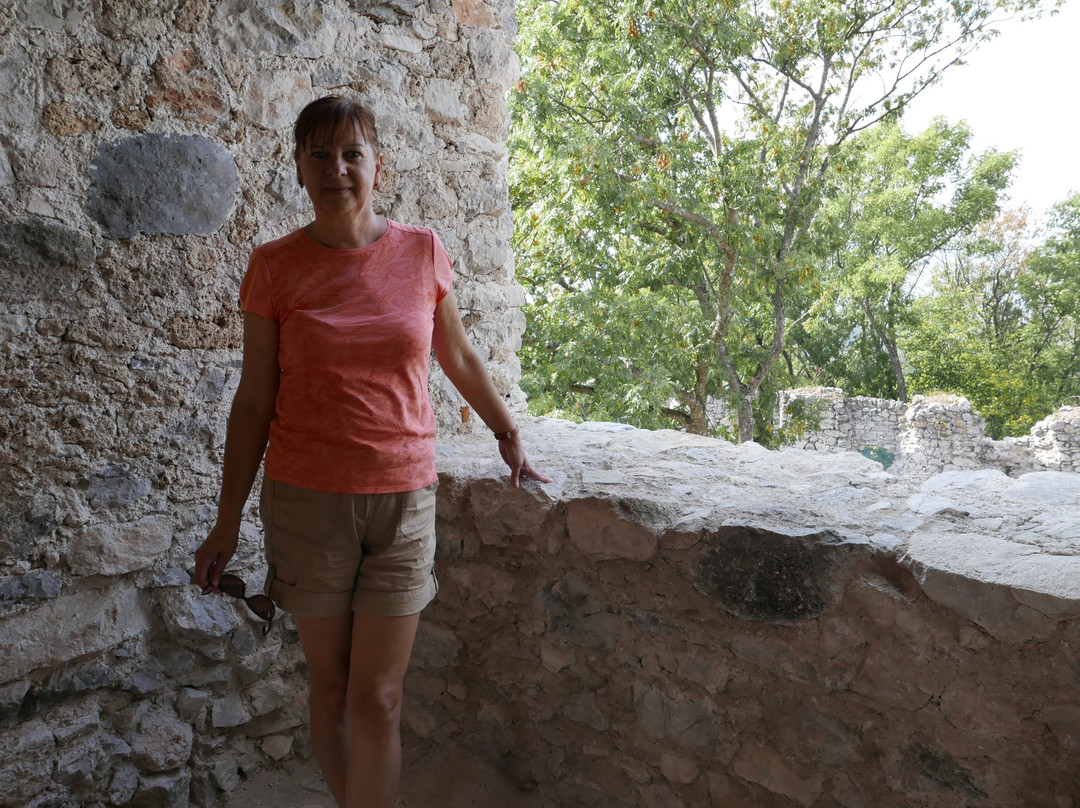 The ruins of the castle Tematin-Luka必去景点