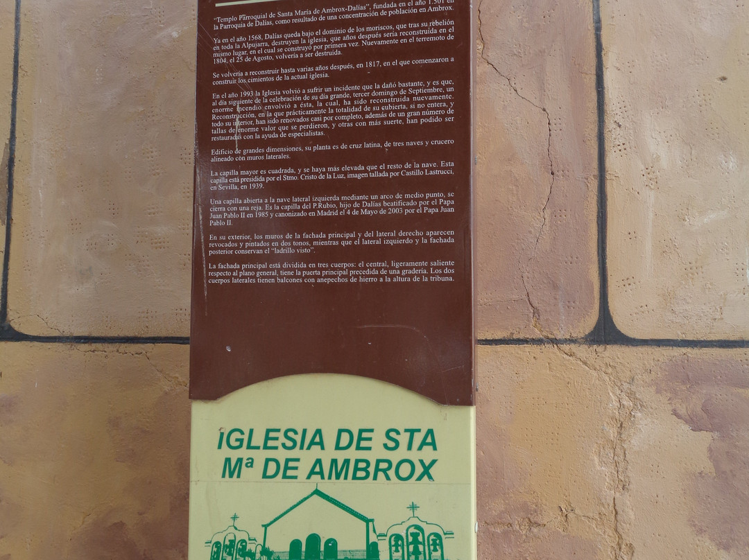 Iglesia Parroquial de Santa Maria de Ambrox-Dalias必去景点