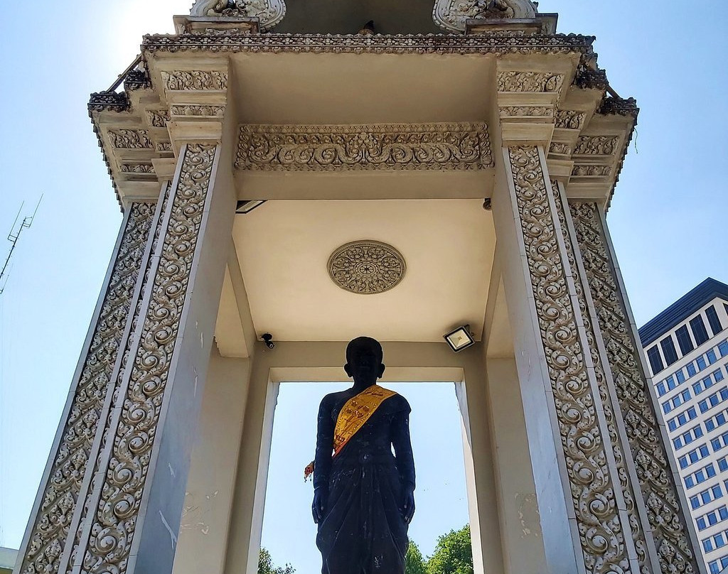 Statue of King Sisowath景点图片