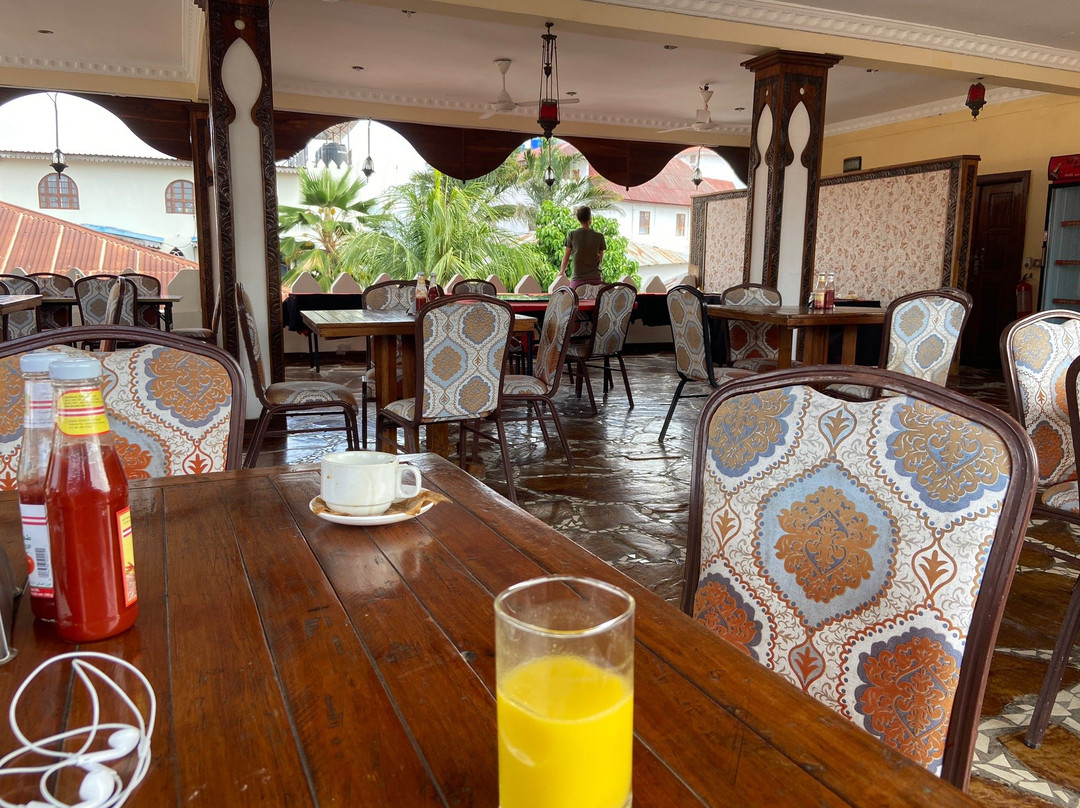 阿尔米纳尔酒店主图