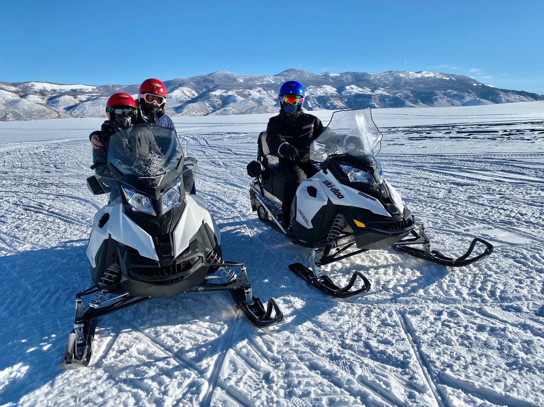 High Mountain Snowmobile Tours景点图片