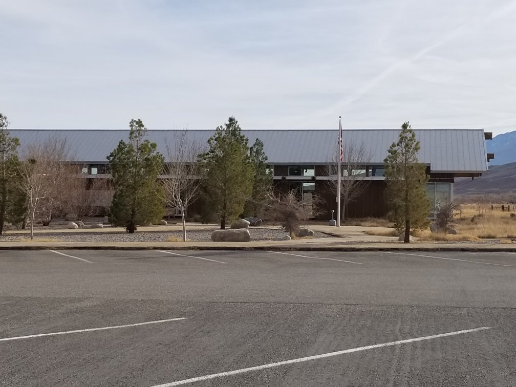 Eastern Sierra InterAgency Visitor Center-隆派恩必去景点