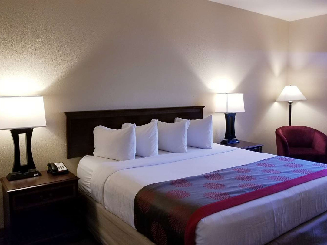 Ramada by Wyndham Sellersburg / Louisville North主图