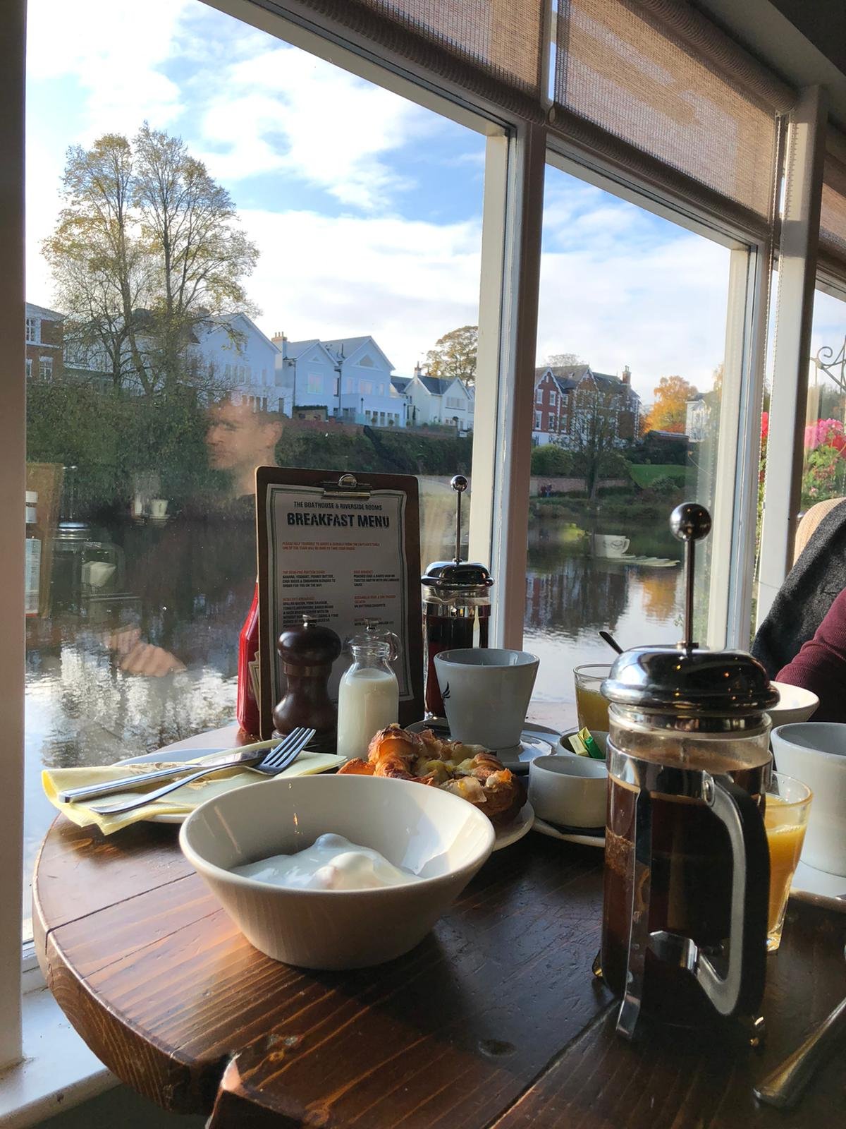 The Boathouse & Riverside Rooms-餐饮