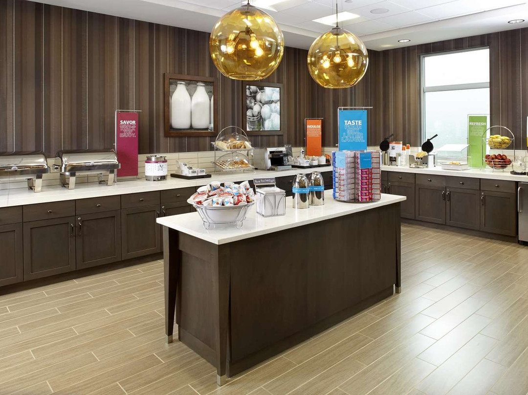 Hampton Inn & Suites Pittsburgh Airport South–Settlers Ridge主图