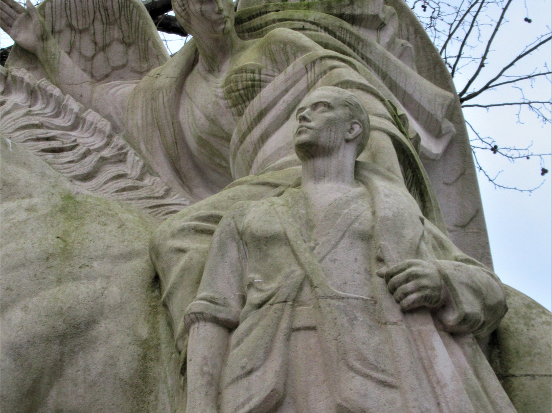 Monument aux morts-Choisy-le-roi必去景点