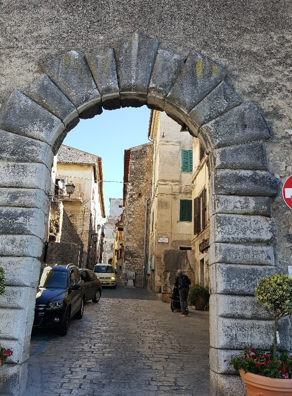 Porta San Francesco-Alatri必去景点