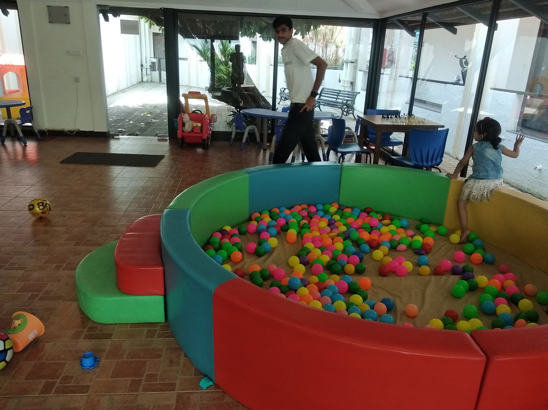 果阿度假胜地假日酒店主图