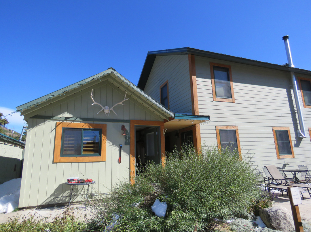 库奇城麋鹿角小屋主图