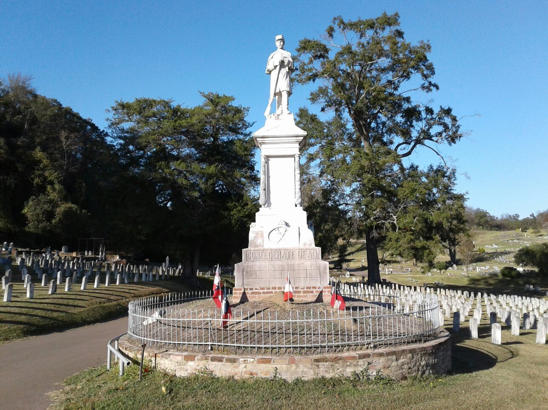 Cedar Hill Cemetery景点图片