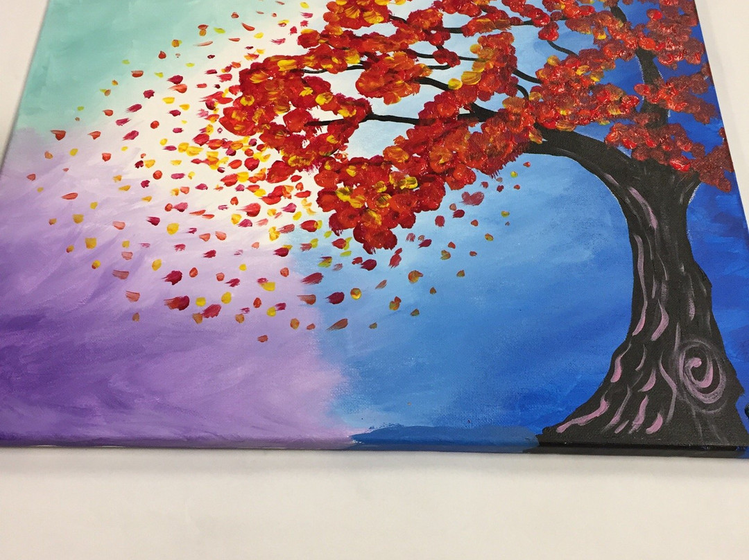 Painting with a Twist-莱克兰必去景点