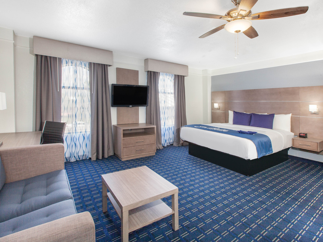 Days Inn & Suites by Wyndham Webster NASA-ClearLake-Houston主图