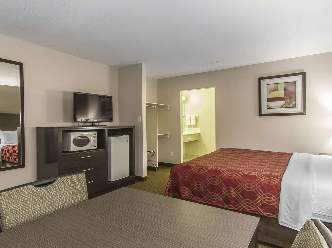 Econo Lodge Inn & Suites主图