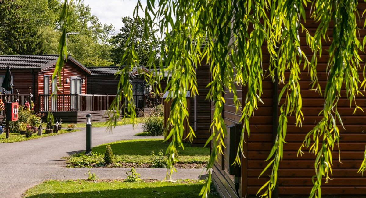 Roydon Marina Village-官方