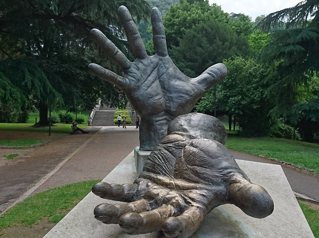 Monumento Le Mani-科莫必去景点