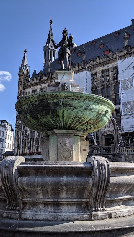 Karlsbrunnen-亚琛必去景点